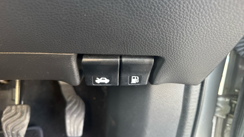 Nissan Qashqai 1.3 DiG-T Acenta Premium 5dr Petrol Hatchback